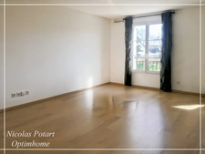 Appartement récent 3 pièces avec place de stationnement – 68 m²