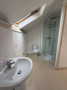 Studio 19 m² – 34 m² au sol – Compiègne – Électricité, eau et chauffage compris