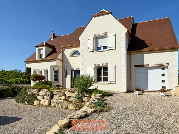 MARGNY-LÈS-COMPIÈGNE – PROPRIÉTÉ CONTEMPORAINE DE 260 m² AVEC DÉPENDANCE DE PLUS DE 170 M²