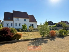 MARGNY-LÈS-COMPIÈGNE – PROPRIÉTÉ CONTEMPORAINE DE 260 m² AVEC DÉPENDANCE DE PLUS DE 170 M²