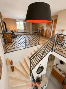 MARGNY-LÈS-COMPIÈGNE – PROPRIÉTÉ CONTEMPORAINE DE 260 m² AVEC DÉPENDANCE DE PLUS DE 170 M²