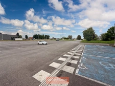 OPPORTUNITÉ D’IMPLANTATION COMMERCIALE – 1 707 M² + 250 STATIONNEMENTS