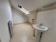 Studio 19 m² – 34 m² au sol – Compiègne – Électricité, eau et chauffage compris