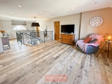 MARGNY-LÈS-COMPIÈGNE – PROPRIÉTÉ CONTEMPORAINE DE 260 m² AVEC DÉPENDANCE DE PLUS DE 170 M²