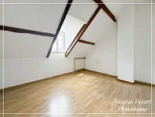 Maison 4 pièces avec cour, préau et bureau – Centre de Lacroix-Saint-Ouen