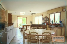 Spacieuse, 4 chambres, cuisine ouverte, jardin... idéal pour la famille et recevoir ses proches !