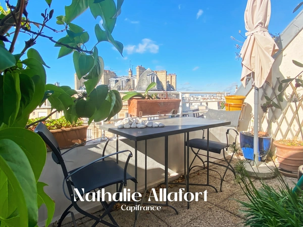 QUARTIER MAIRIE – Dernier étage, 4 pièces, 3 chambres, 2 terrasses, parking et cave