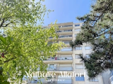 MONTROUGE Métro – 2 pièces, dernier étage, balcon, parking et cave