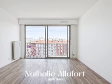 MONTROUGE Métro – 2 pièces, dernier étage, balcon, parking et cave