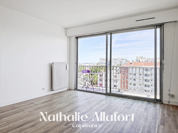 MONTROUGE Métro – 2 pièces, dernier étage, balcon, parking et cave