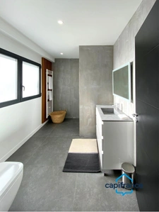  A 10 min de Sète, à Frontignan, Appartement duplex d’exception avec terrasse panoramique de 82 m² – Prestations haut de gamme