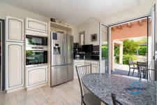 JUVIGNAC – VILLA 6 PIÈCES DE PLAIN-PIED – 168,86 M² – PISCINE CHAUFFÉE – VÉRANDA CHAUFFÉE – SOUS-SOL D’ENVIRON 160 M²