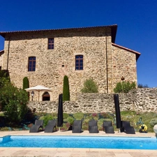 Château 10 pièces du XIVe siècle, récemment restauré