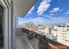 Appartement familial 90 m² - 11e étage - Vue panoramique sur Paris - Balcon - 2 parkings & Cave - PARIS 14ème