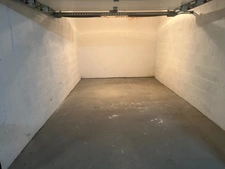 Box fermé sécurisé – 14m² – Idéal citadine ou stockage – à la Butte aux Cailles Paris 13ème 40 000 €