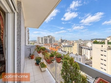 Appartement familial 90 m² - 11e étage - Vue panoramique sur Paris - Balcon - 2 parkings & Cave - PARIS 14ème