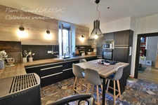 Maison bourgeoise de caractère de 215 m2 habitables avec local commercial et deux chambres d’hôtes à Chamoux-sur-Gelon (73390)