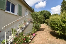 Maison lumineuse avec terrain