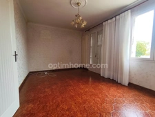 Charmante maison parfaitement entretenue, située dans le quartier Saint Christophe.