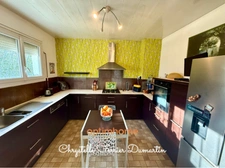 Maison familiale 180 m² -Véranda 30 m2- 4 chambres- Sous-sol 100 m²-Terrain 1493 m2