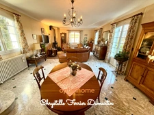 Maison familiale 180 m² -Véranda 30 m2- 4 chambres- Sous-sol 100 m²-Terrain 1493 m2