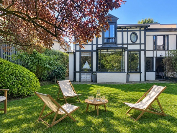 Maison à vendre 7 pièces VERSAILLES (78)