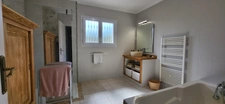 Maison contemporaine de 188 m² – Plain-pied – 5 chambres – Piscine – Terrain de 2 192 m²