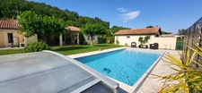 Maison contemporaine de 188 m² – Plain-pied – 5 chambres – Piscine – Terrain de 2 192 m²
