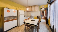 Trie-sur-Baïse (65) : maison de village de 7 pièces, plus de 134 m² habitables sur une parcelle de 223 m², prix 76 000 €.