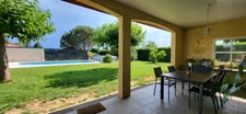 Maison contemporaine de 188 m² – Plain-pied – 5 chambres – Piscine – Terrain de 2 192 m²