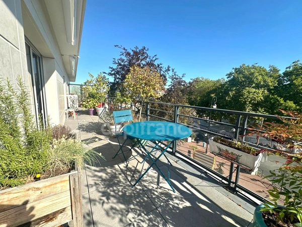 Appartement 4 pièces 96 m2 dernier étage avec magnifique terrasse de 52 m2 SAINT MAUR DES FOSSES (94)