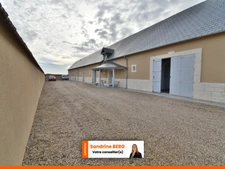 RARE – MAISON D’EXCEPTION AVEC DÉPENDANCES ET GRAND TERRAIN