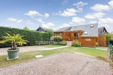 Cabourg - Chalet dans parc de tourisme - 47 m2 - 3 chambres - dépendances - Terrain 202 m2 - Parking - Piscine