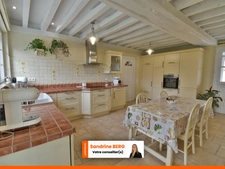 RARE – MAISON D’EXCEPTION AVEC DÉPENDANCES ET GRAND TERRAIN