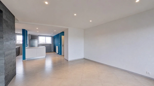 Appartement à vendre 4 pièces SAINT LOUIS (68) a proximité de la frontière - Appartement traversant de 94 m2 avec cave et balcon