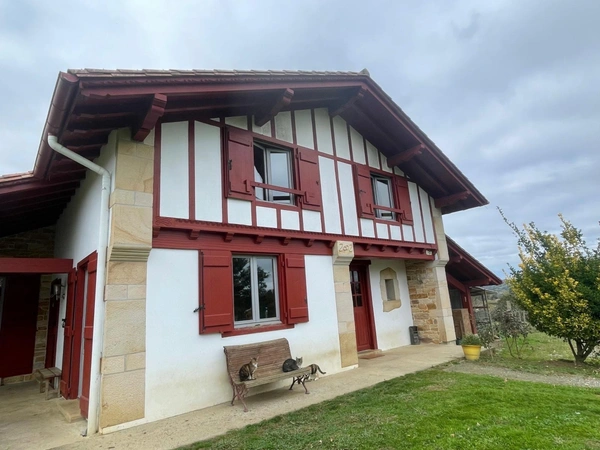 Maison à vendre 6 pièces SARE (64)