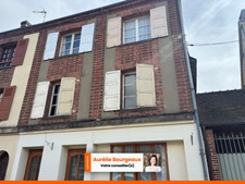 Ensemble Immobilier avec Cour, Dépendances et Accès à la Risle – La Ferrière-sur-Risle (27760) - sous compromis - non disponible -