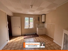 Ensemble Immobilier avec Cour, Dépendances et Accès à la Risle – La Ferrière-sur-Risle (27760) - sous compromis - non disponible -