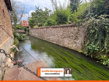 Ensemble Immobilier avec Cour, Dépendances et Accès à la Risle – La Ferrière-sur-Risle (27760) - sous compromis - non disponible -