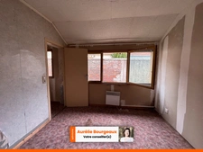Ensemble Immobilier avec Cour, Dépendances et Accès à la Risle – La Ferrière-sur-Risle (27760) - sous compromis - non disponible -
