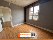 Ensemble Immobilier avec Cour, Dépendances et Accès à la Risle – La Ferrière-sur-Risle (27760) - sous compromis - non disponible -