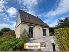 Maison 3 chambres + 1 pièce aménagée, parfaitement entretenue avec sous-sol total et bel extérieur - Claville - SOUS COMPROMIS - NON DISPONIBLE A LA VENTE - 