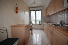 Saint-Maur-des-Fossés, Secteur MAIRIE, au calme, Appartement 4 pièces avec parkings et cave 