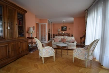 Saint-Maur-des-Fossés, Secteur MAIRIE, au calme, Appartement 4 pièces avec parkings et cave 