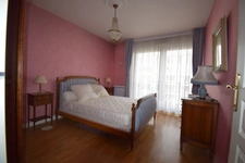 Saint-Maur-des-Fossés, Secteur MAIRIE, au calme, Appartement 4 pièces avec parkings et cave 