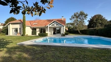 Villa bourgeoise 5/6 pièces au coeur du golf de Pessac