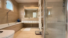 Propriété rare au bord de l'Eau Bourde GRADIGNAN 5 pièces 3 chambres + bureau sur un parc paysager