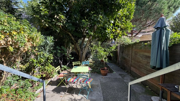 Echoppe 3 chambres + bureau sur adorable jardin