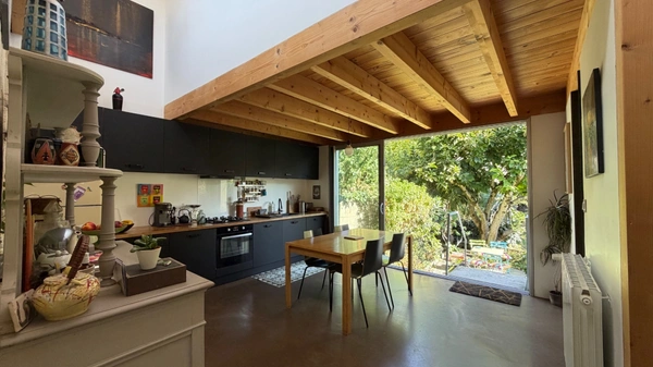Echoppe 3 chambres + bureau sur adorable jardin