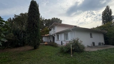 Propriété rare au bord de l'Eau Bourde GRADIGNAN 5 pièces 3 chambres + bureau sur un parc paysager